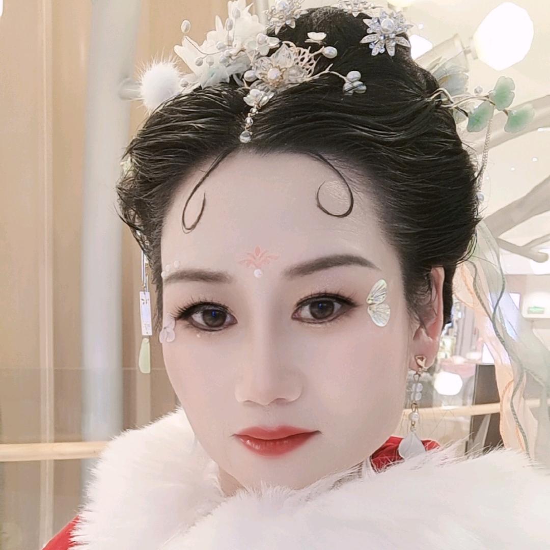 保持微笑面对现实