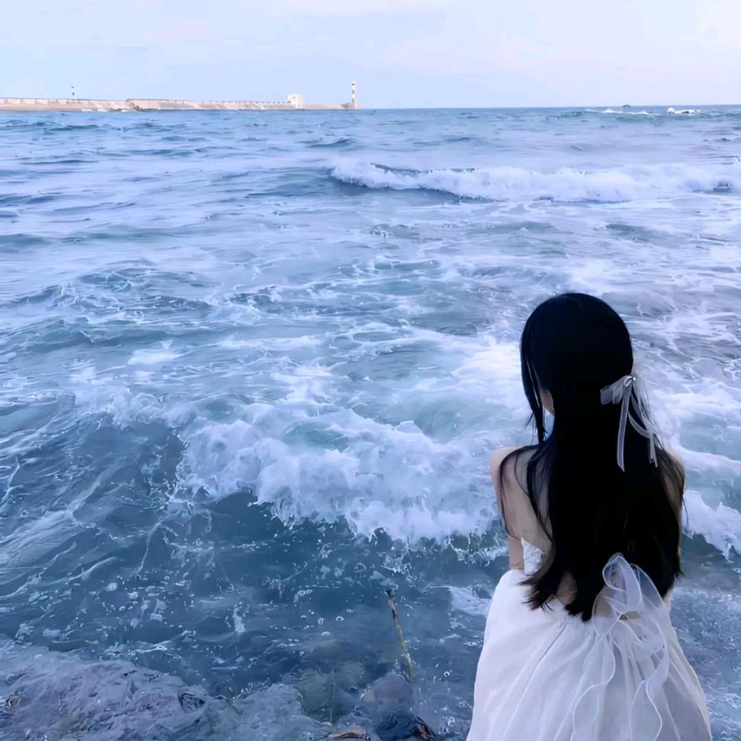 琼