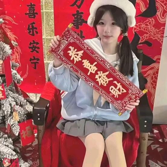 池芊羽─=≡Σ((( つ•̀ 3 •́)