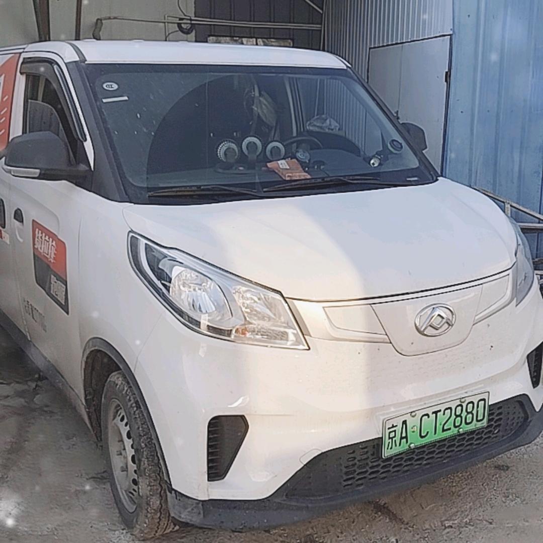 开货拉拉面包车的老大哥