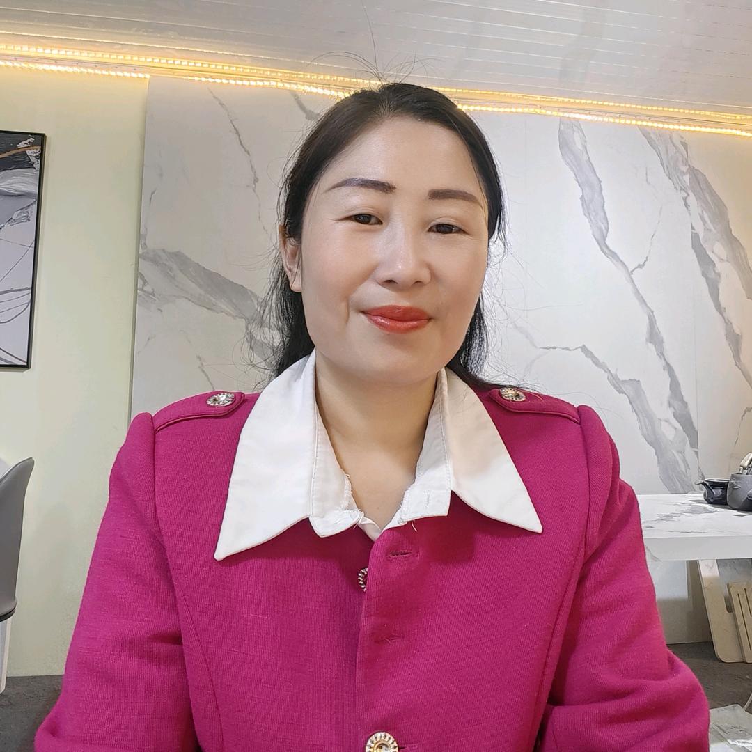 荣姐:昆明岩板橱柜台面工厂