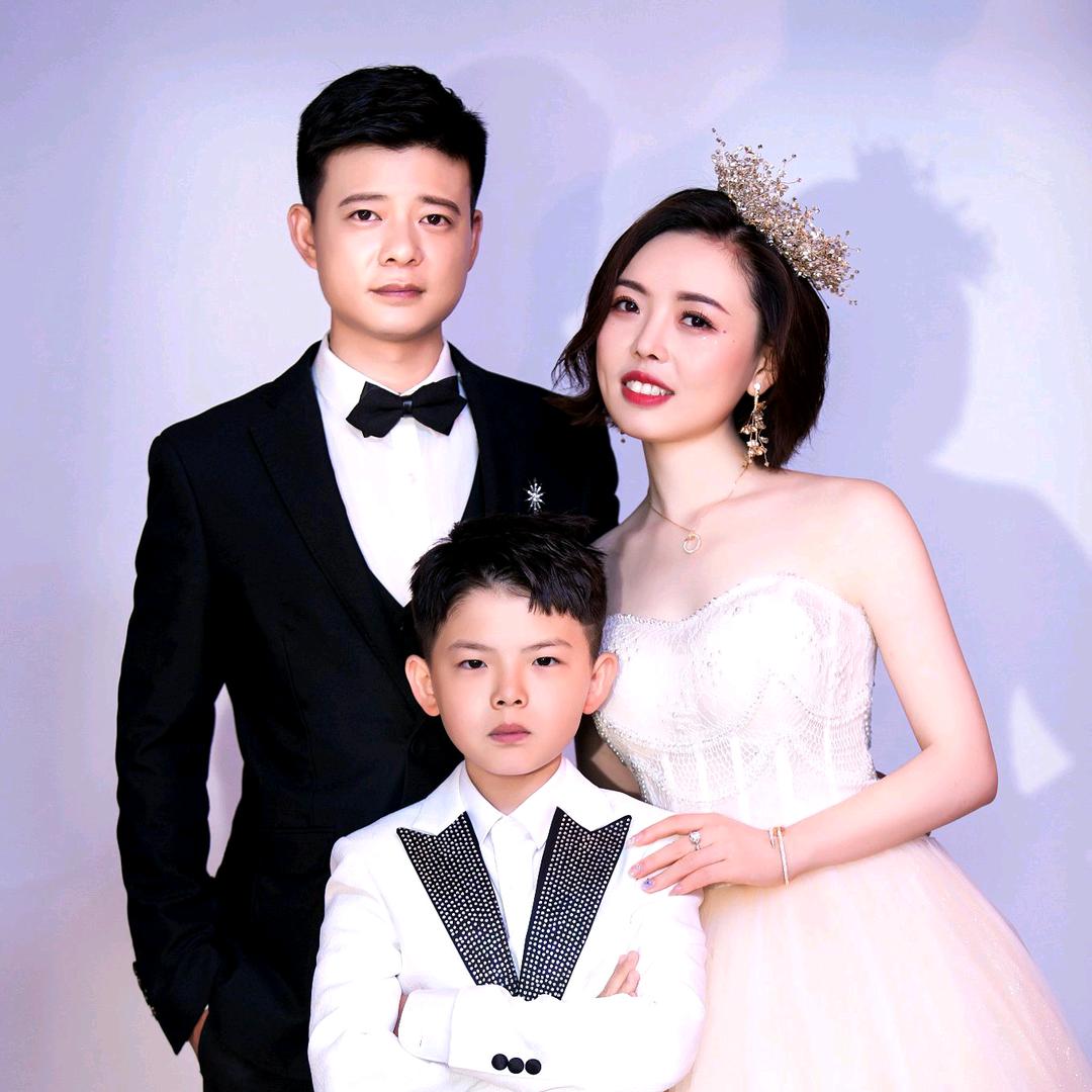 李影海洋日记美妆店