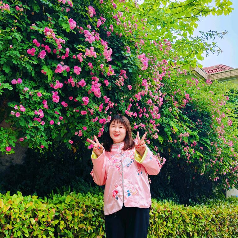 笑的比花儿美💕