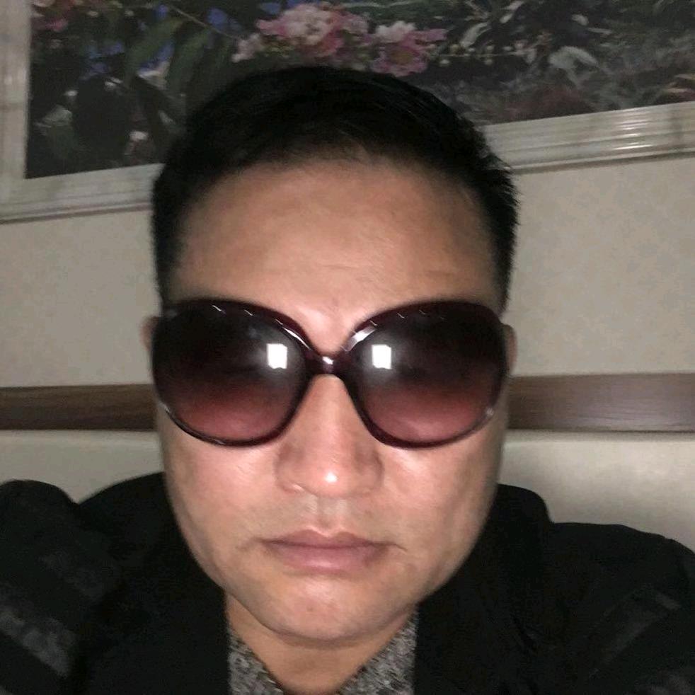 八匹马：（