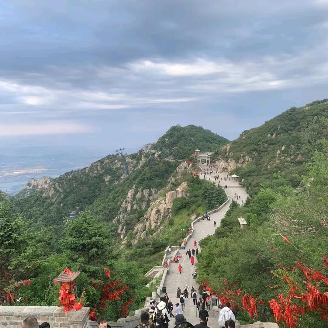 手工现烤披萨。