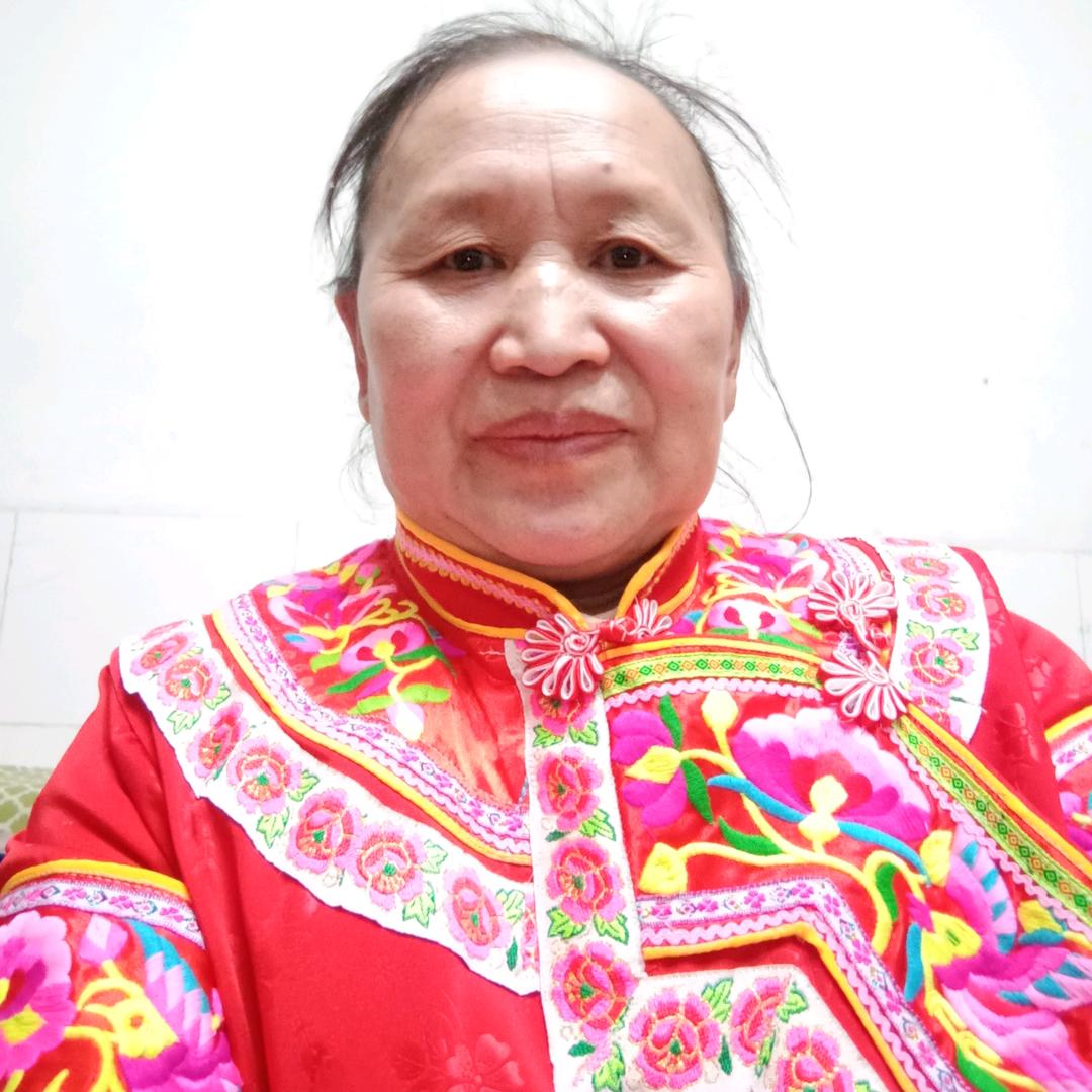 苗族衣服订制(陶永秀)