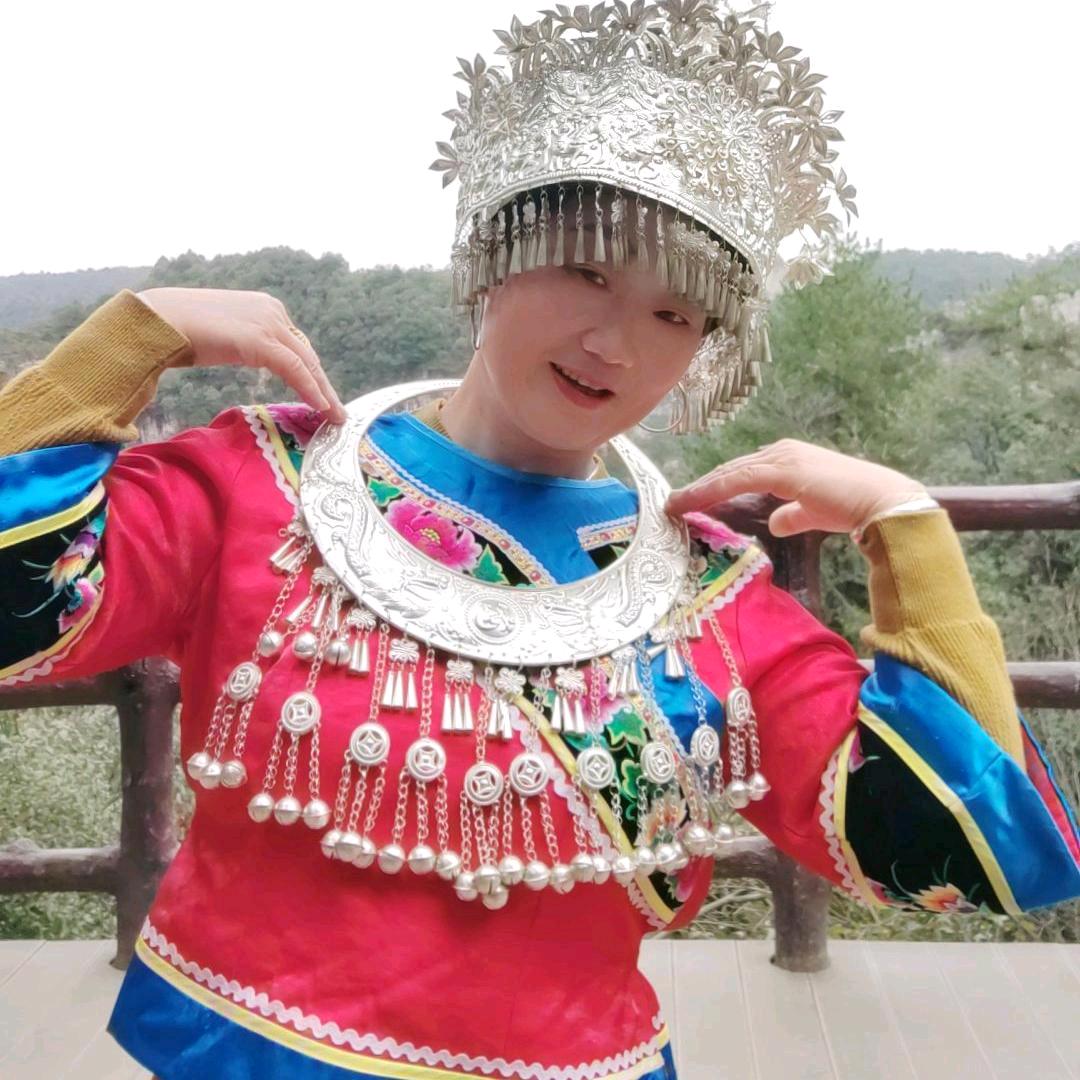 芳芳不定时直播