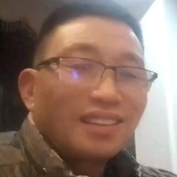 谭笑