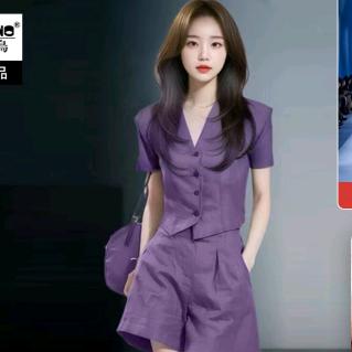 一只独自漫步的猫！