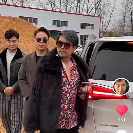 西东潇洒哥