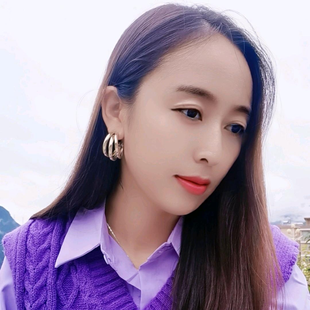 大伟 彝家女儿