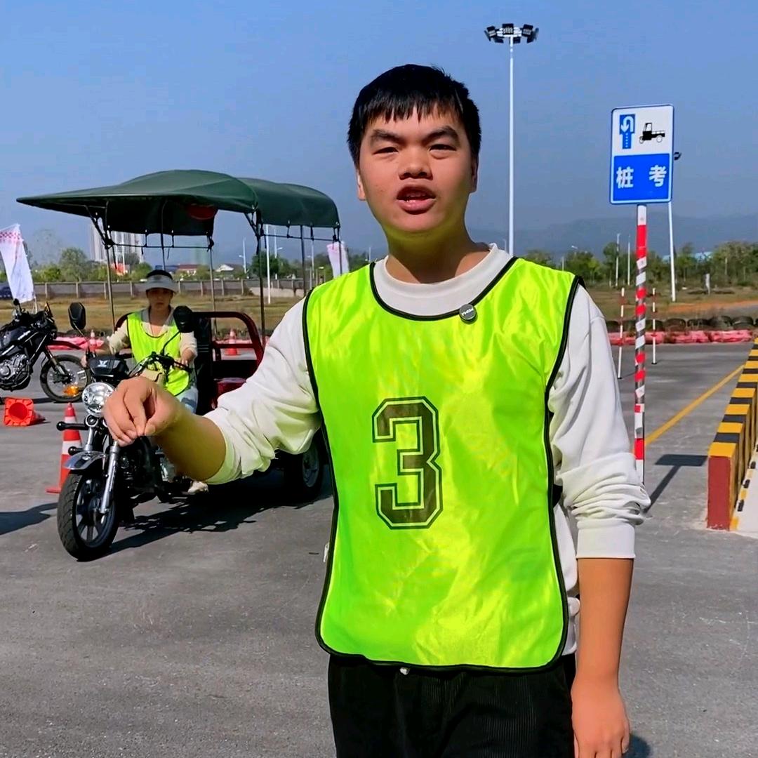 怀化摩托车驾考张教练