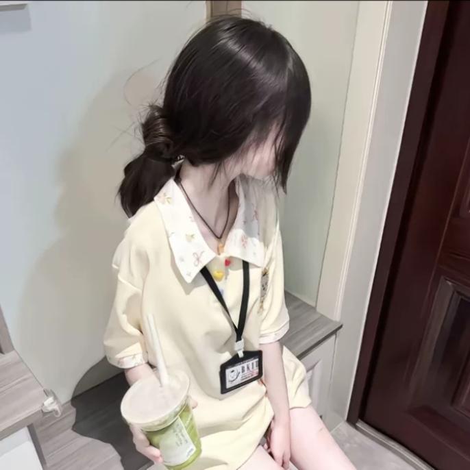 小猫爱吃汉堡