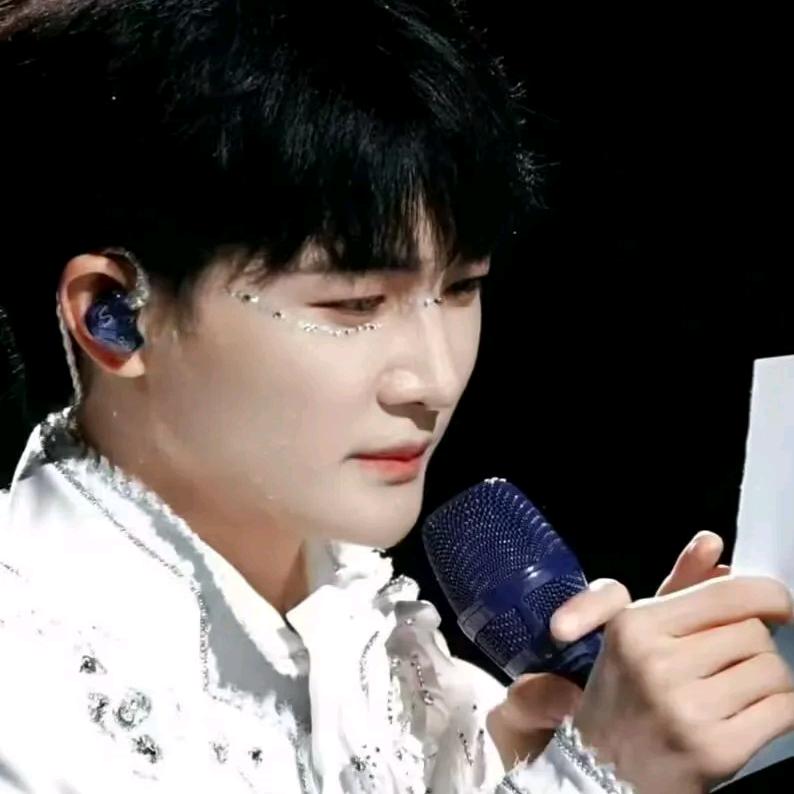 琥珀珀✙𝐷𝑟𝑒𝑎𝑚𝑠