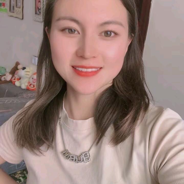 莹莹吖