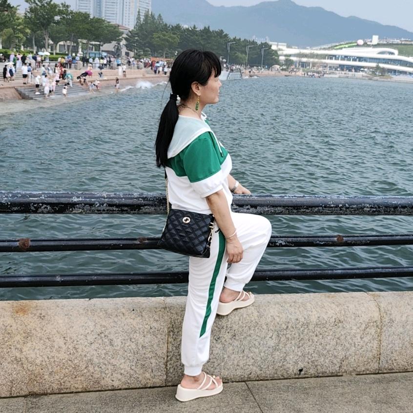 浅浅笑