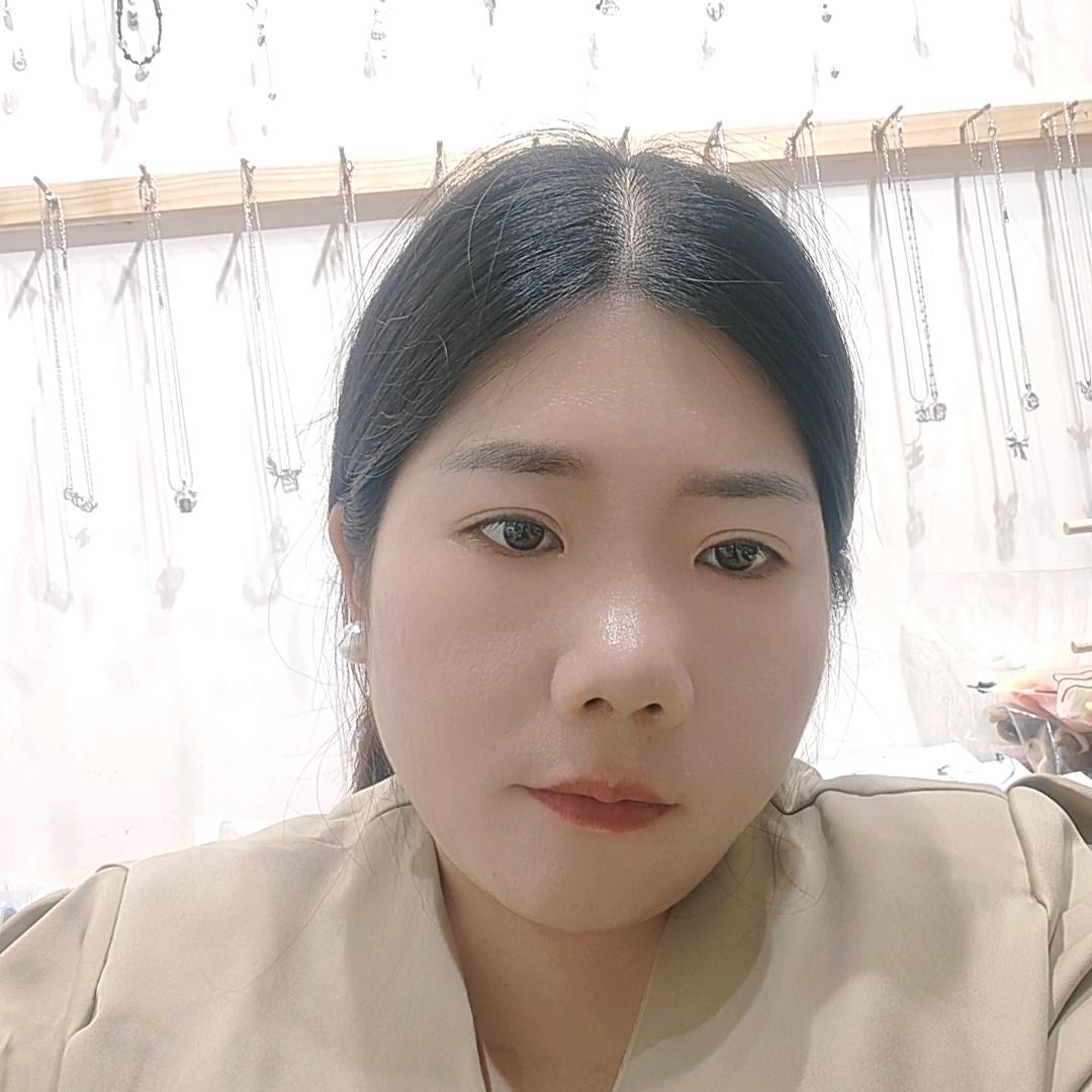 周口地下广场小六饰品