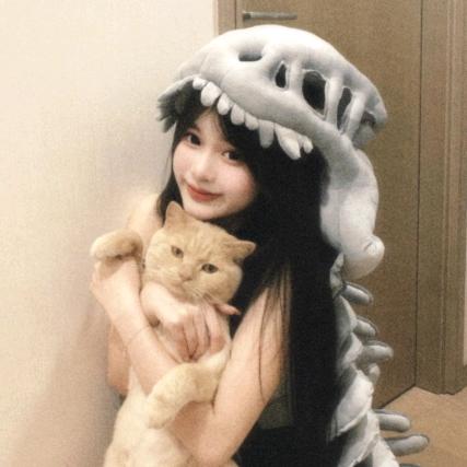 出门走下水道意外穿越进女主脑袋上当发丝