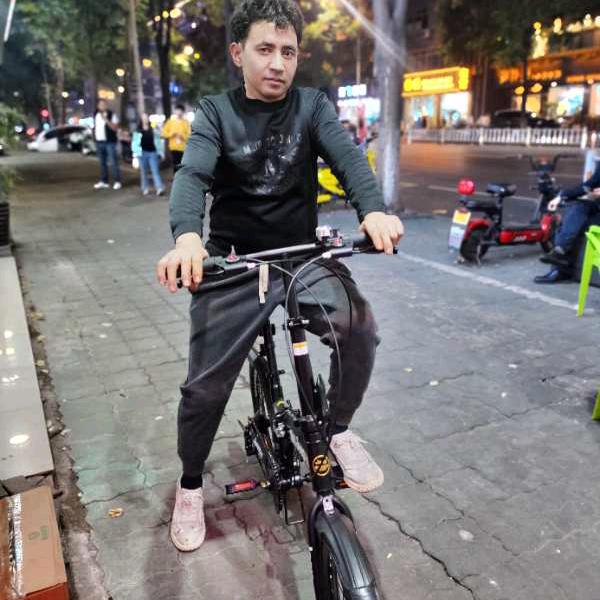 新疆兄弟烤羊排烧烤官方号