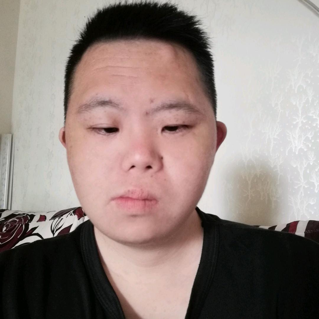 刘一825