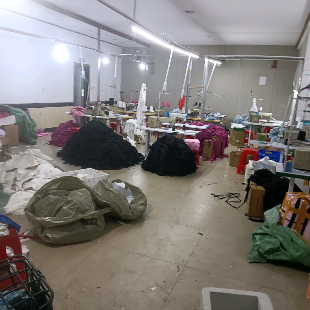义乌恋伊服饰鹰潭分厂
