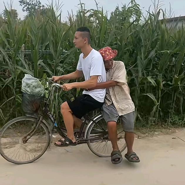 喝汤必配香菜