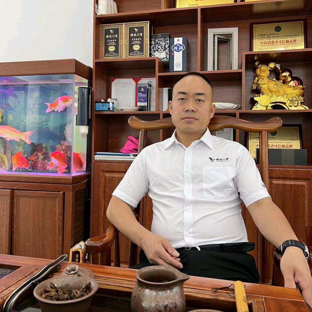 昆明沃轩德门窗刘经理