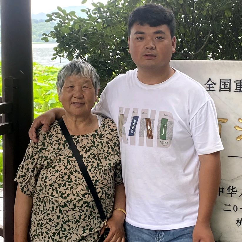 张东老妈（婶子）