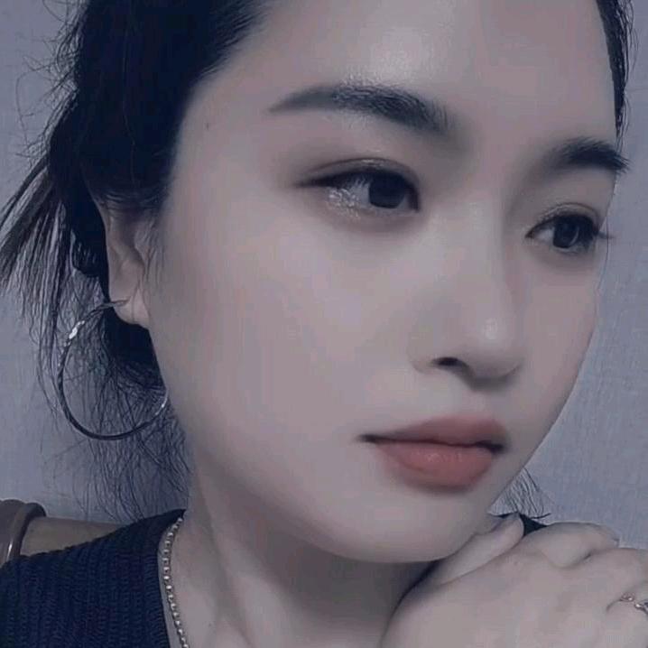 英子