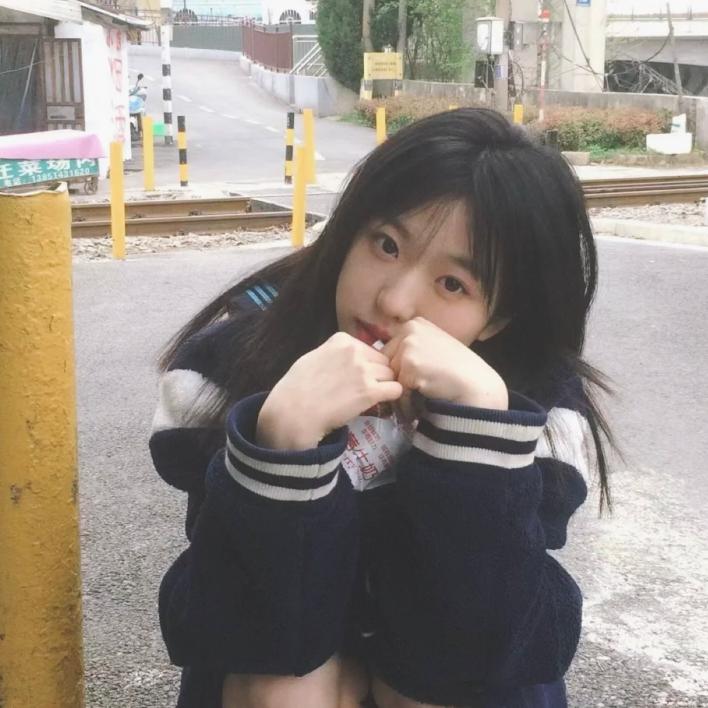 小熊奈子.