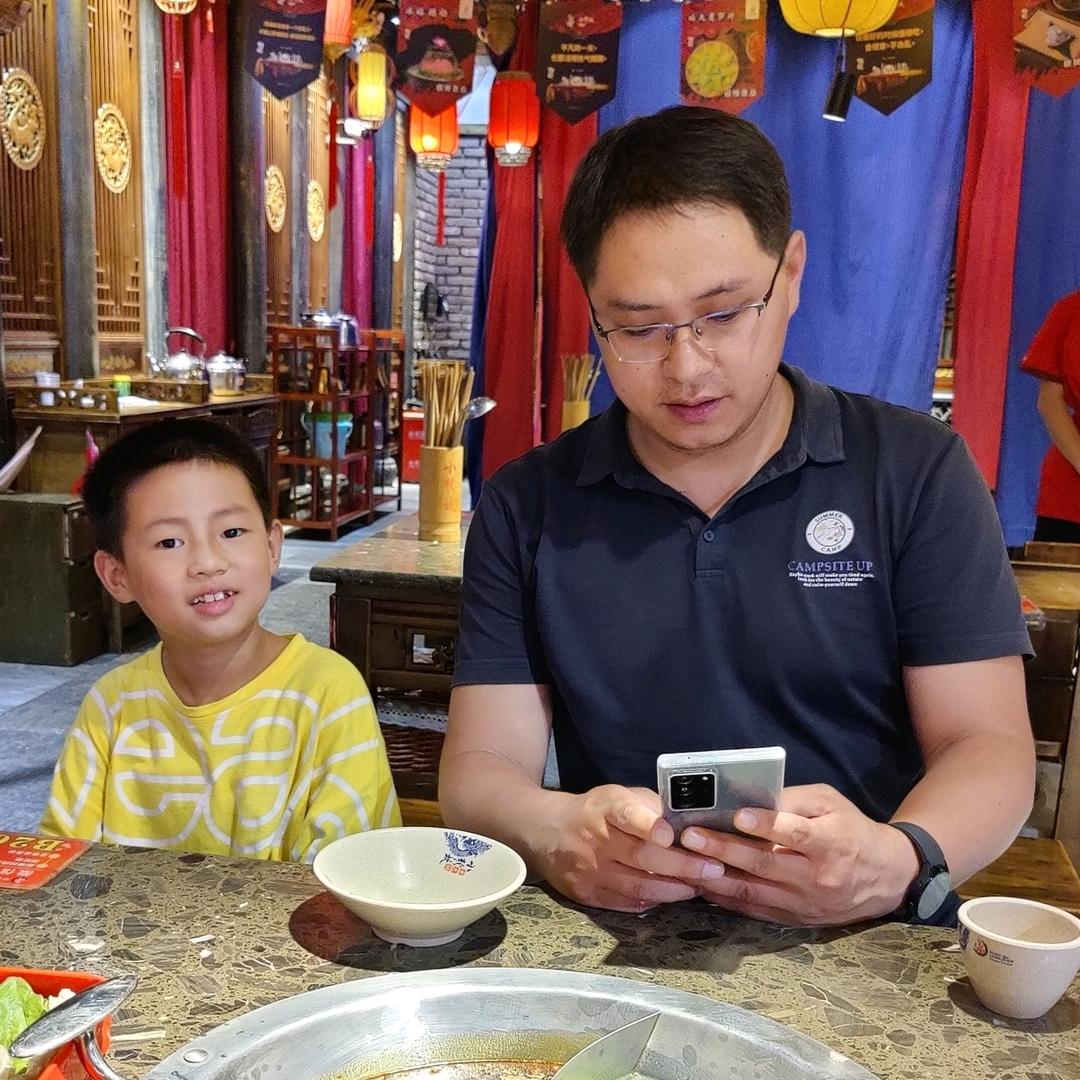 猛踹瘸子那条好腿