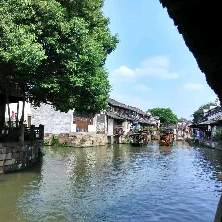 青山依旧