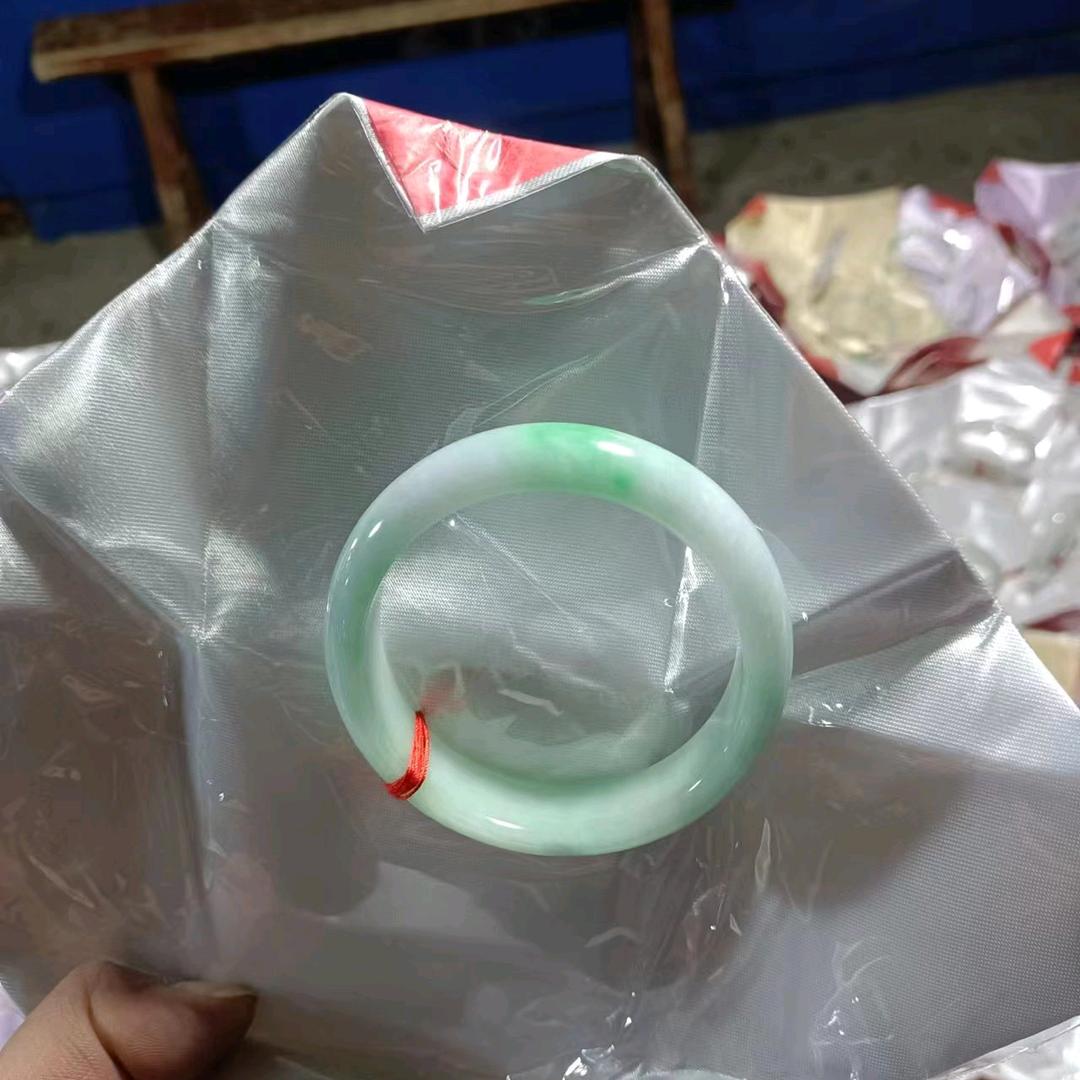 翡翠手镯批发