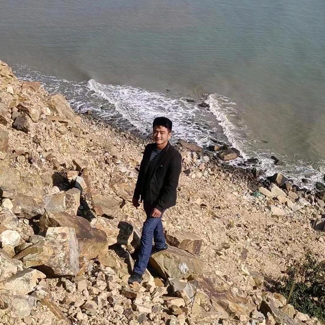 黄生，海鱼喂甲鱼