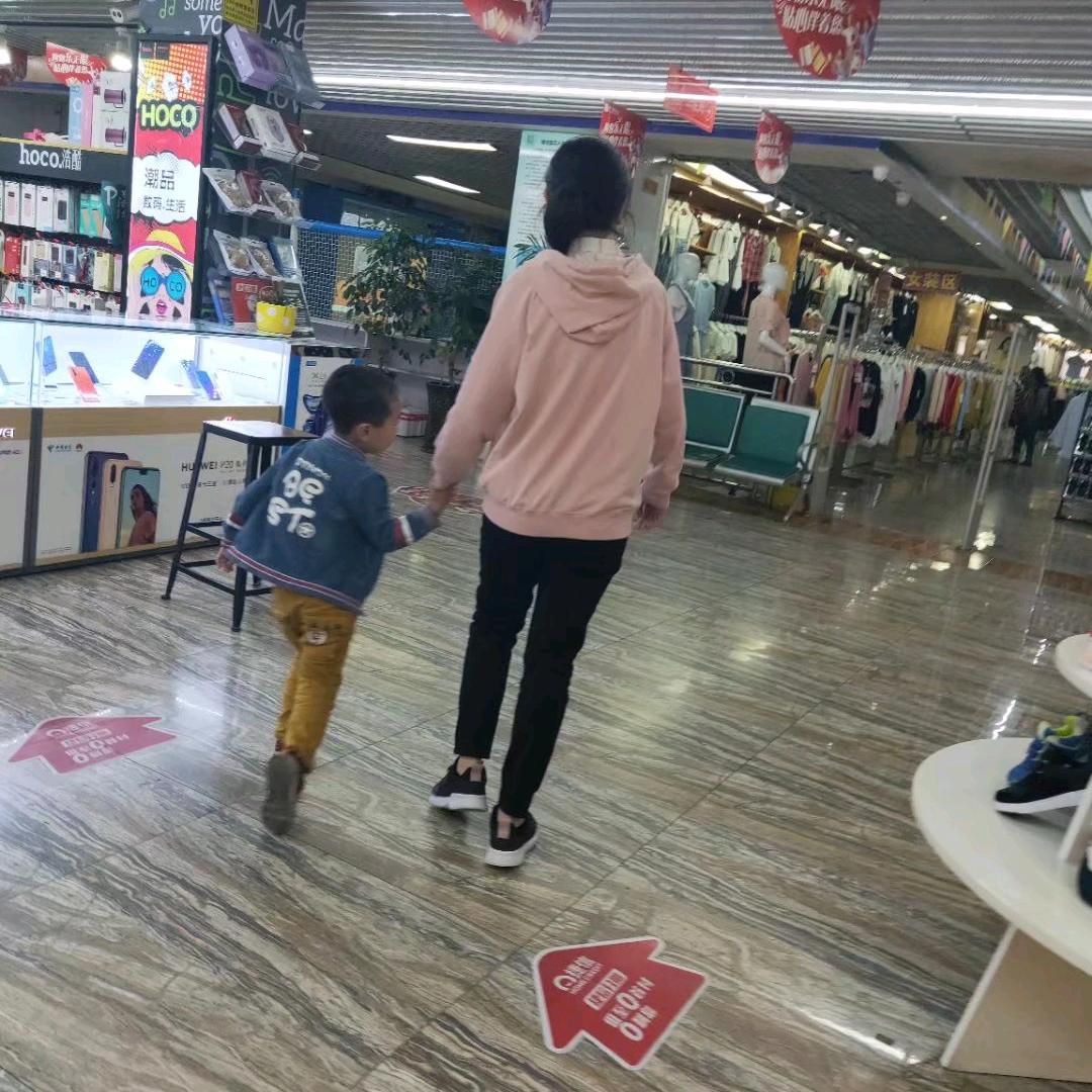 阳光小伙