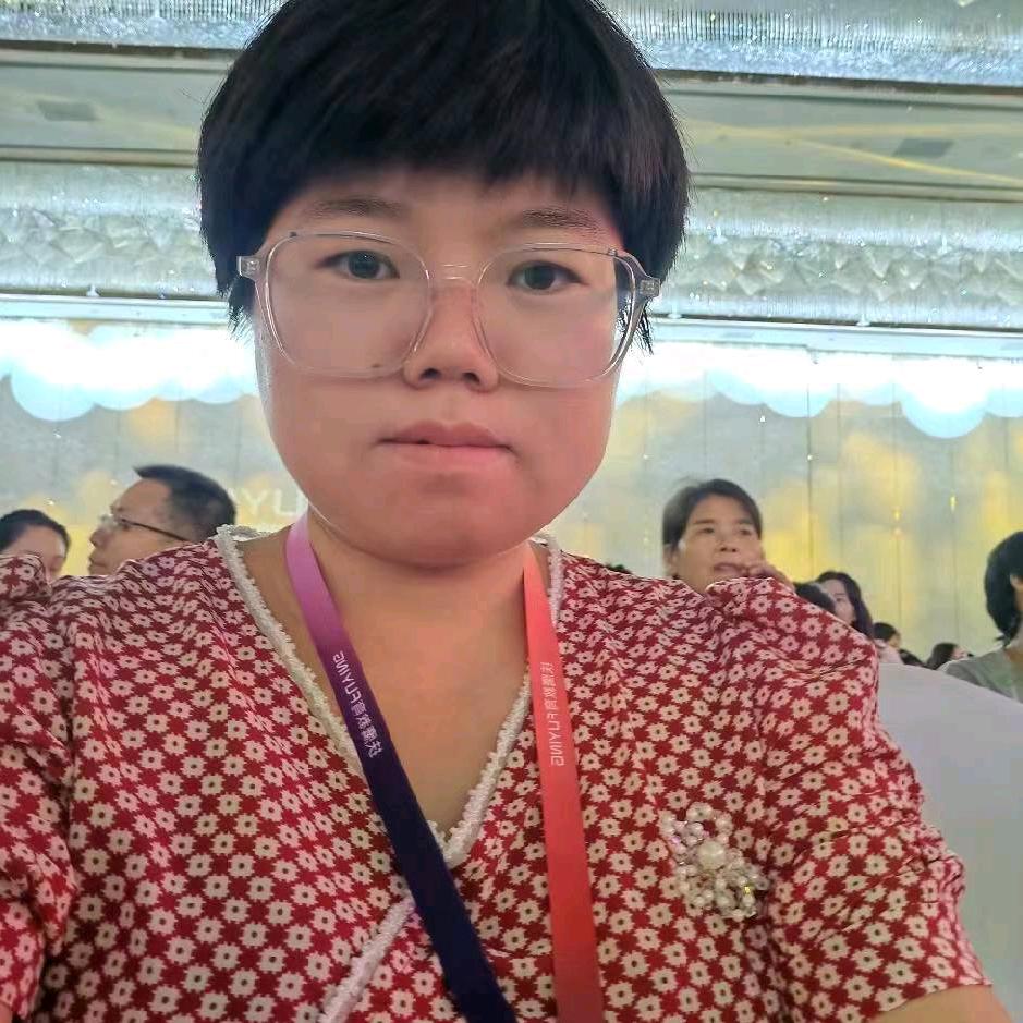 爱唱歌的张晓芳