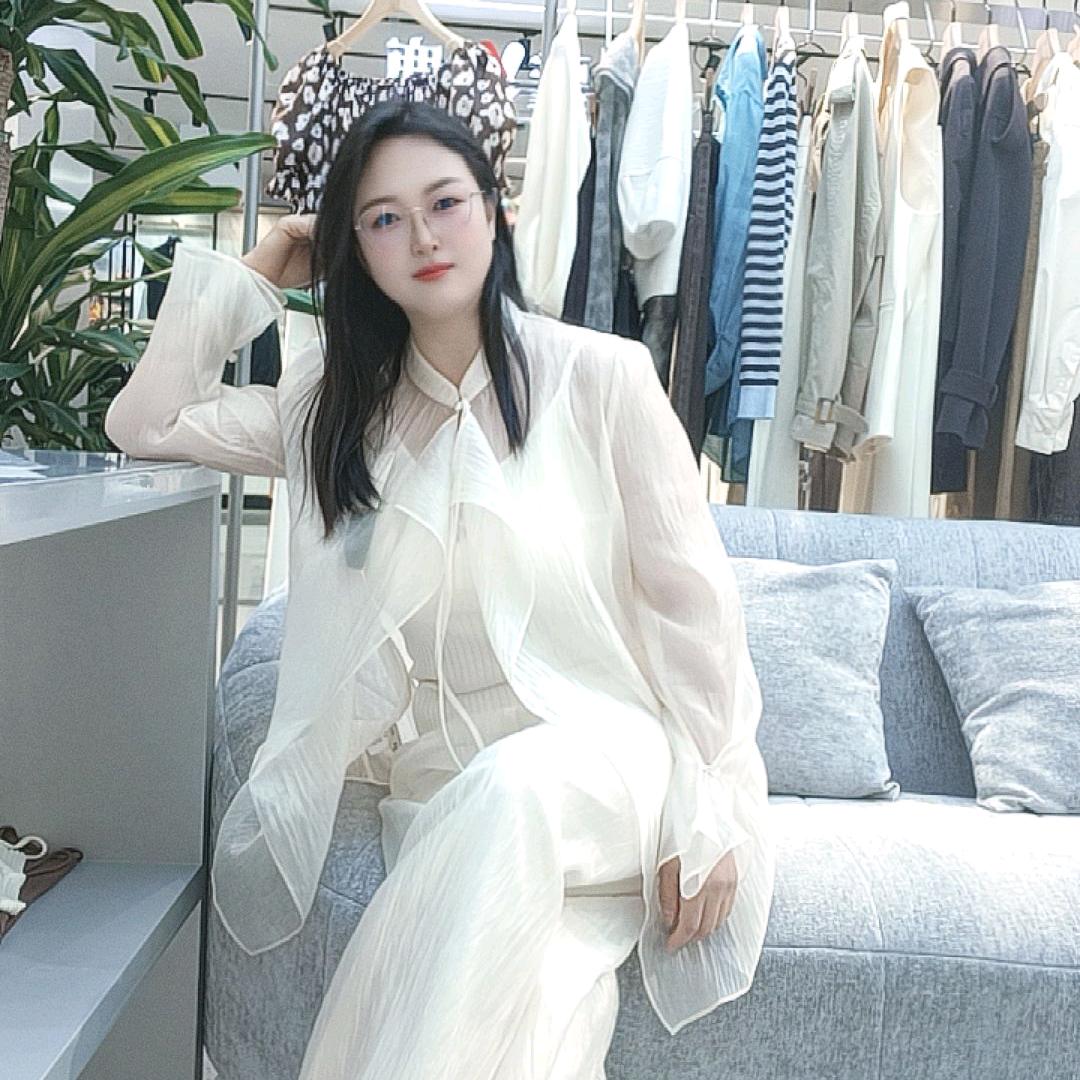 杨凌国贸二楼朗文斯汀&拉素&韩序女装