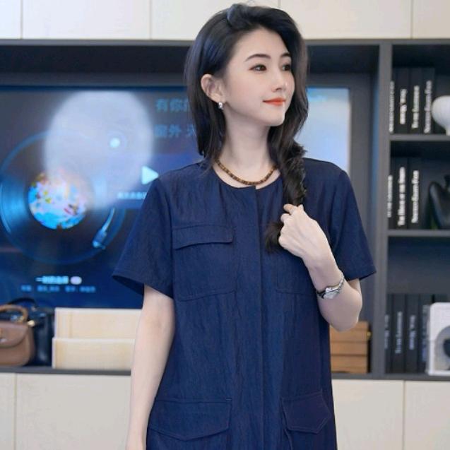 深圳小乖逃时尚服装甄选