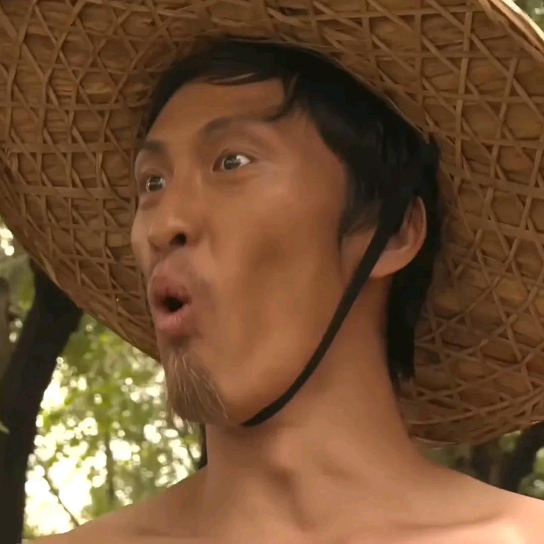 黄胶鞋七分裤职业法师刘海柱