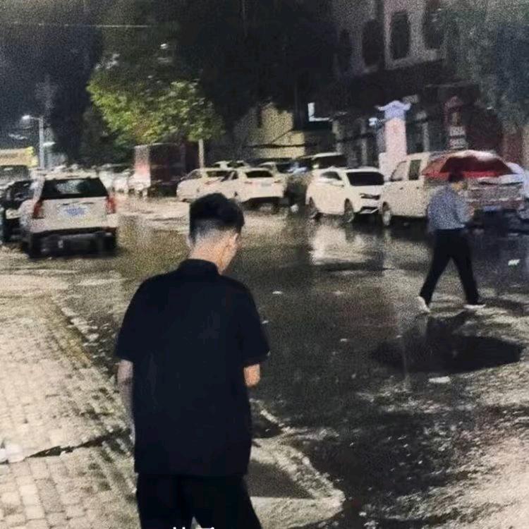 力家班🎱靳鑫泰