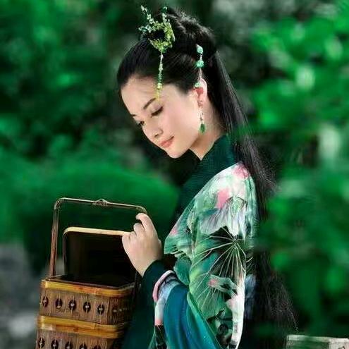 收烂手机、旧家电的小姐姐
