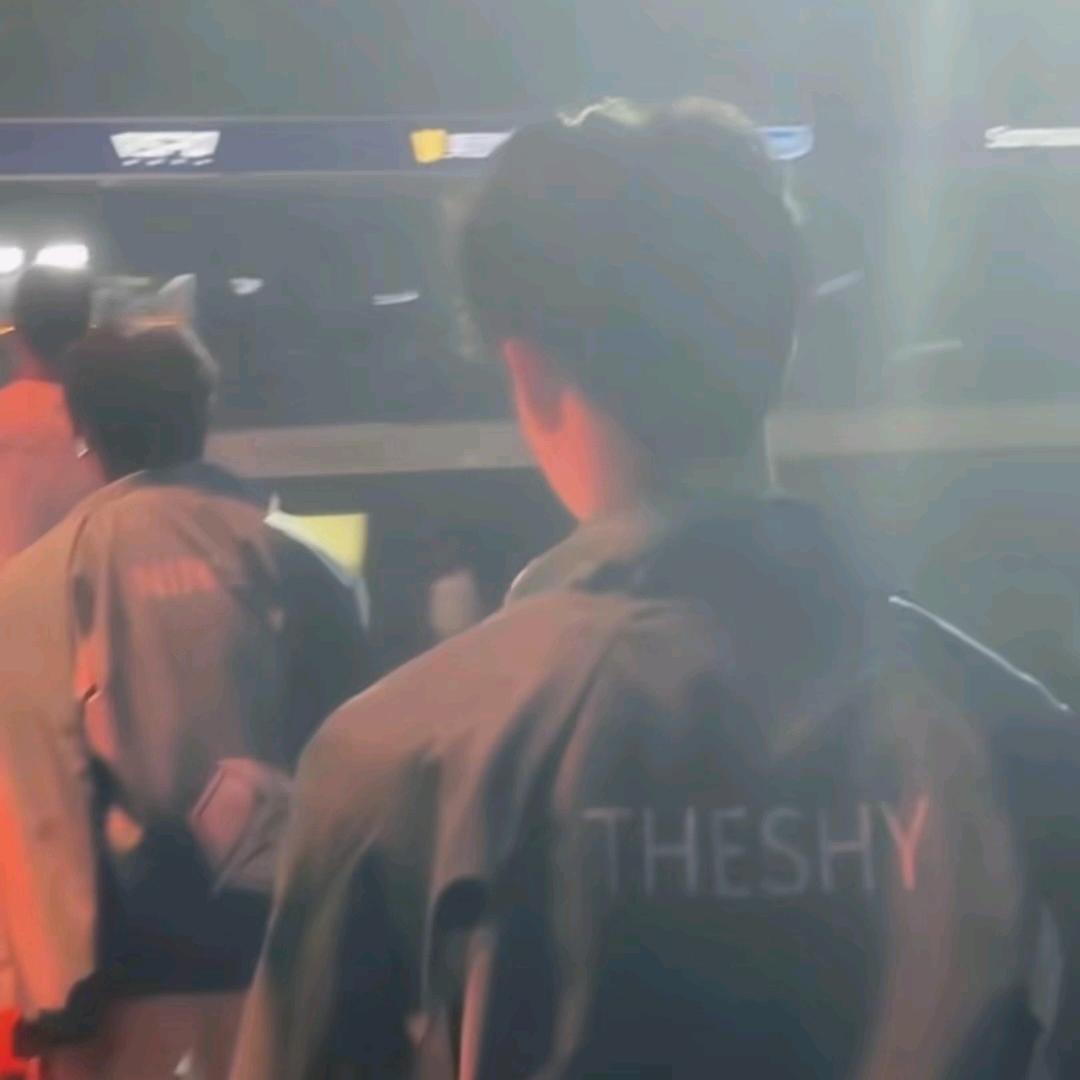 猫头鹰　   　　　　　　     🪳