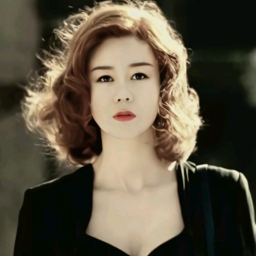 🦋ꦿ໊莫妮卡᭄🕊Monica᭄ꦿᩚ٭