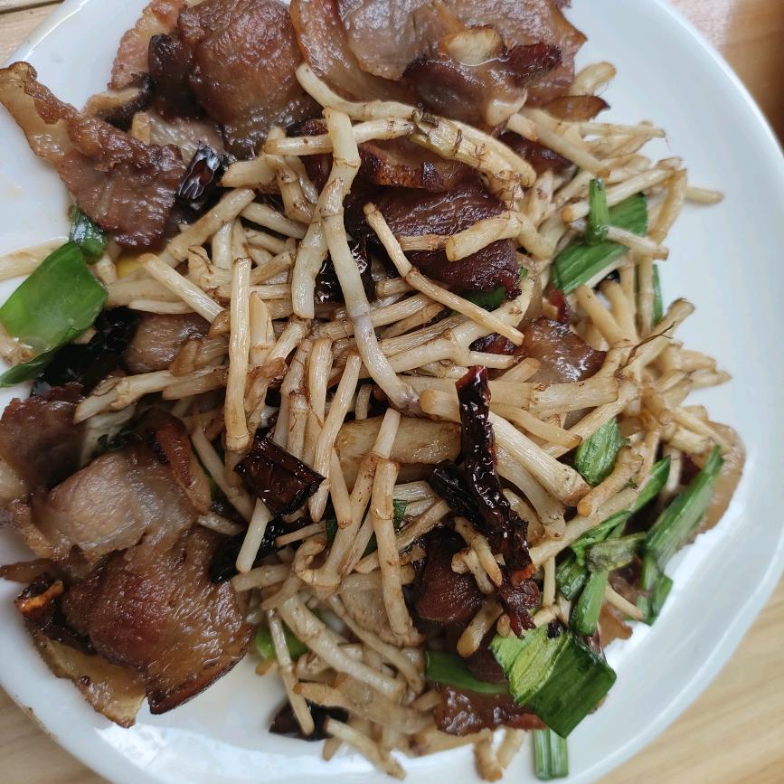 折耳根爱上老腊肉