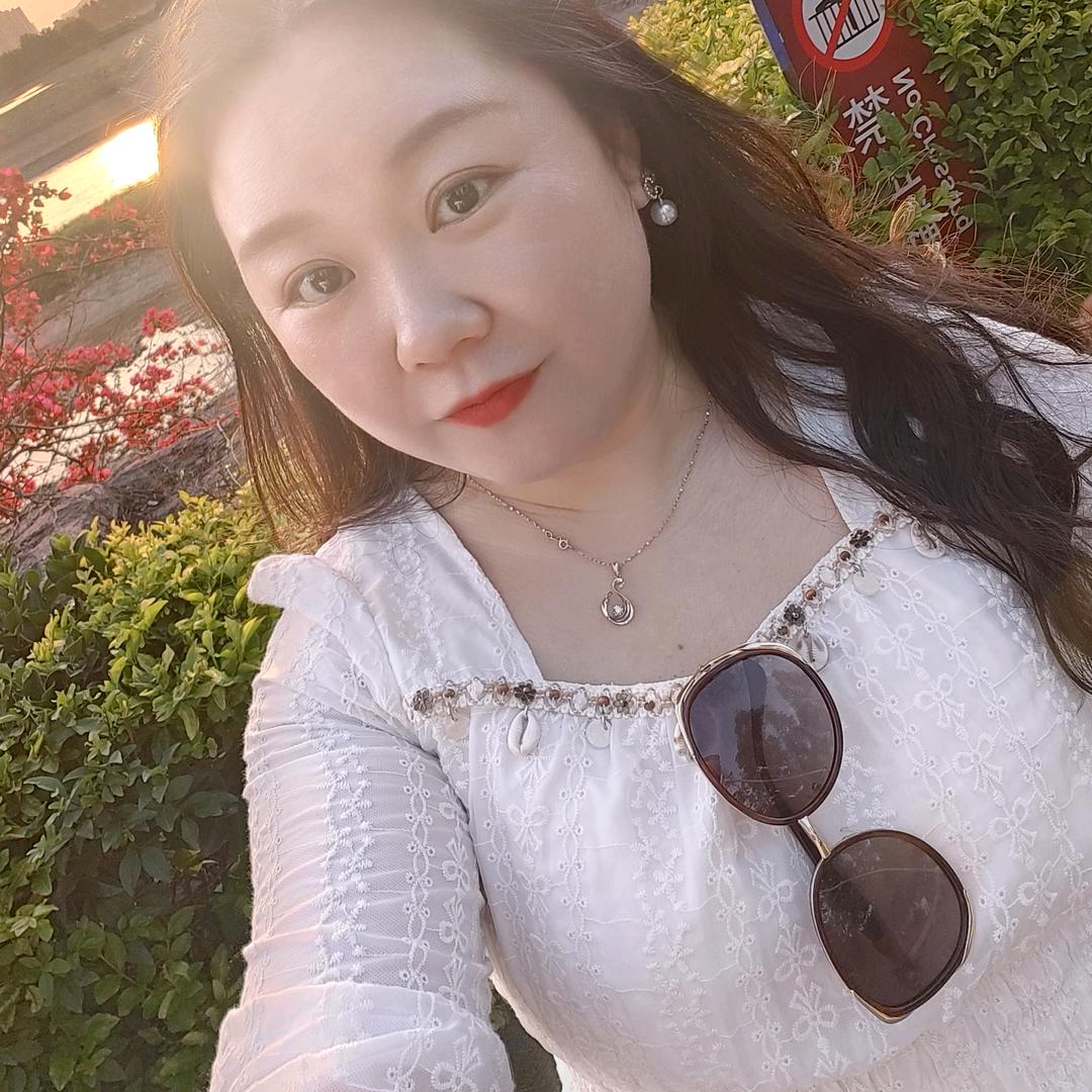 有^O^李o>_<o真╭(╯ε╰)╮好♥