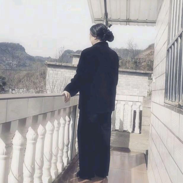 别想那么多向前走。