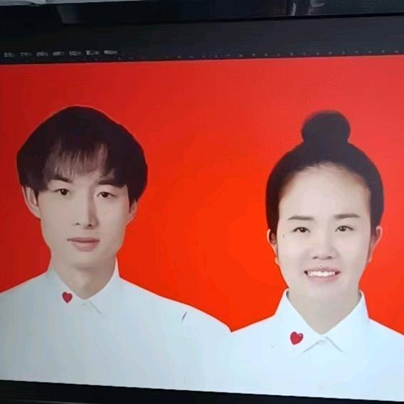 收玉米和谷子