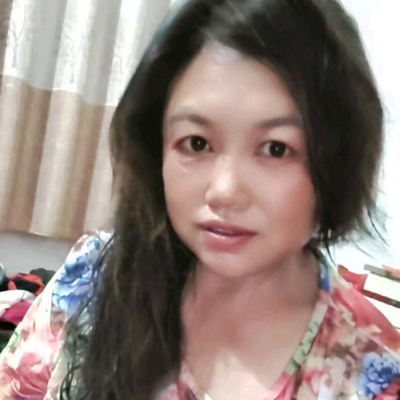 快乐的安大姐.