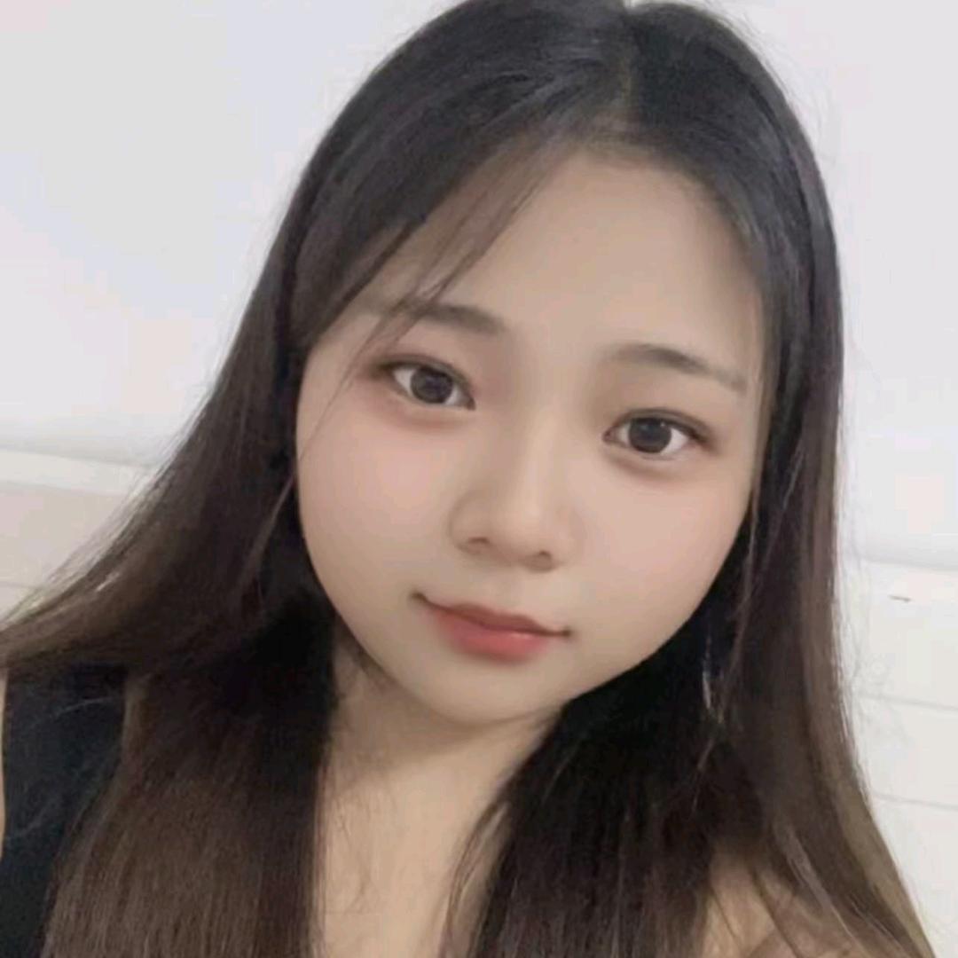 小婷儿👨‍👩‍👧‍👦