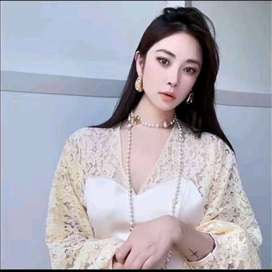 迪丝嫚苓【轻奢穿搭】